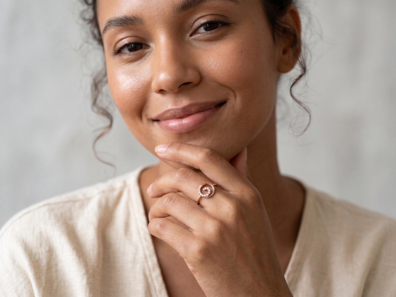 Modern Spiral Motif Ring , 7MM , 18 K , Yellow Gold