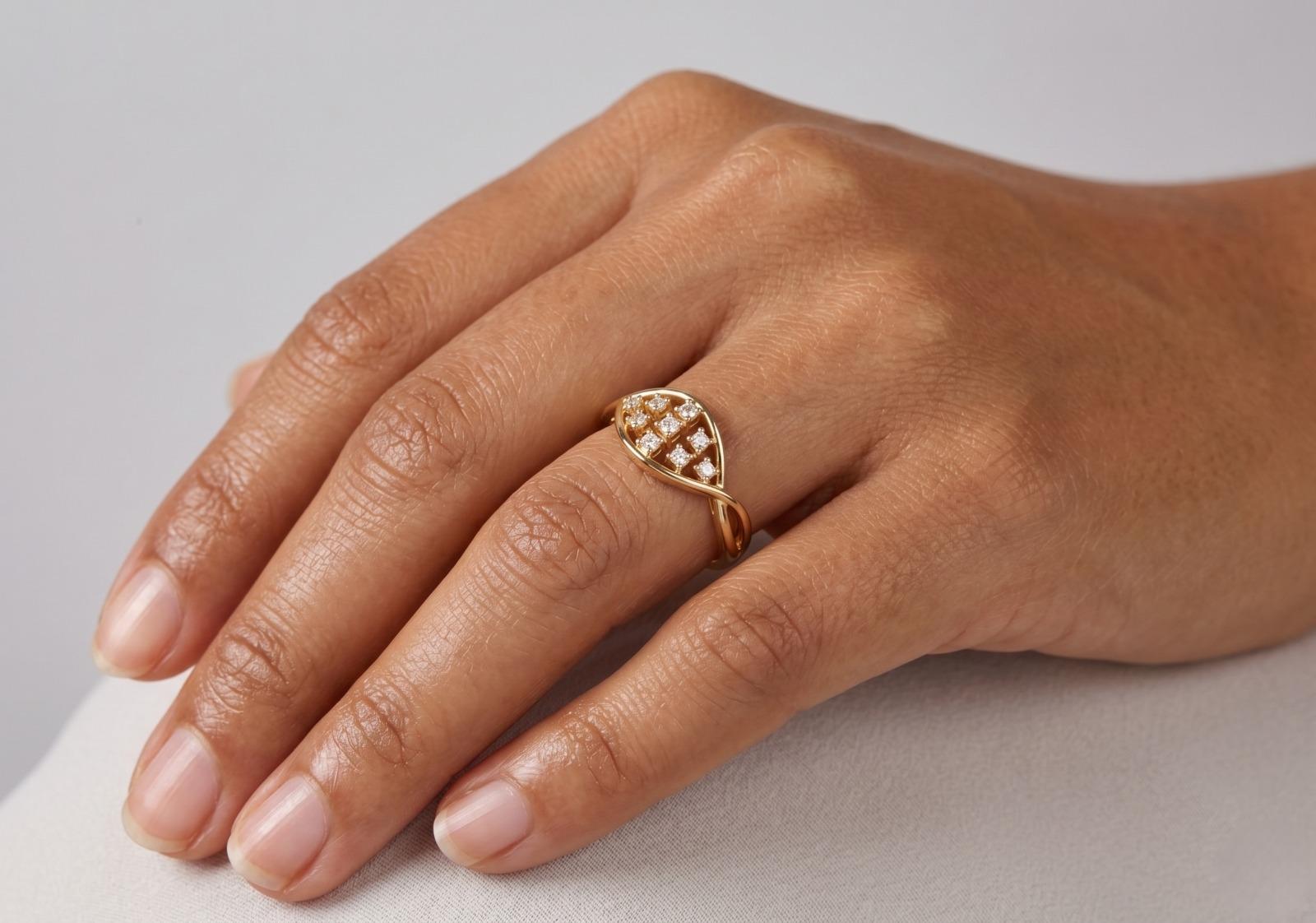 diamond-studded gold ring , 7MM , 18 K , Yellow Gold
