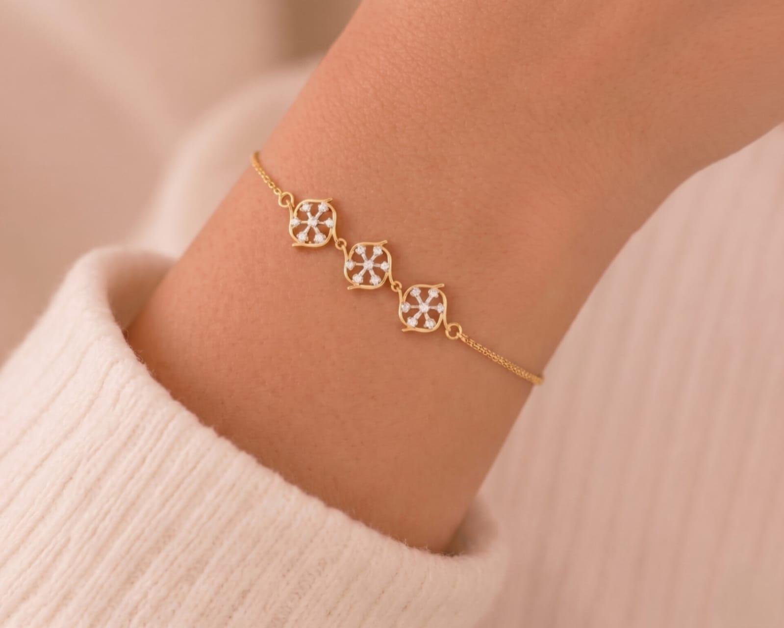 Flora Bracelet , 5.5 Inch , Yellow Gold , 18 K
