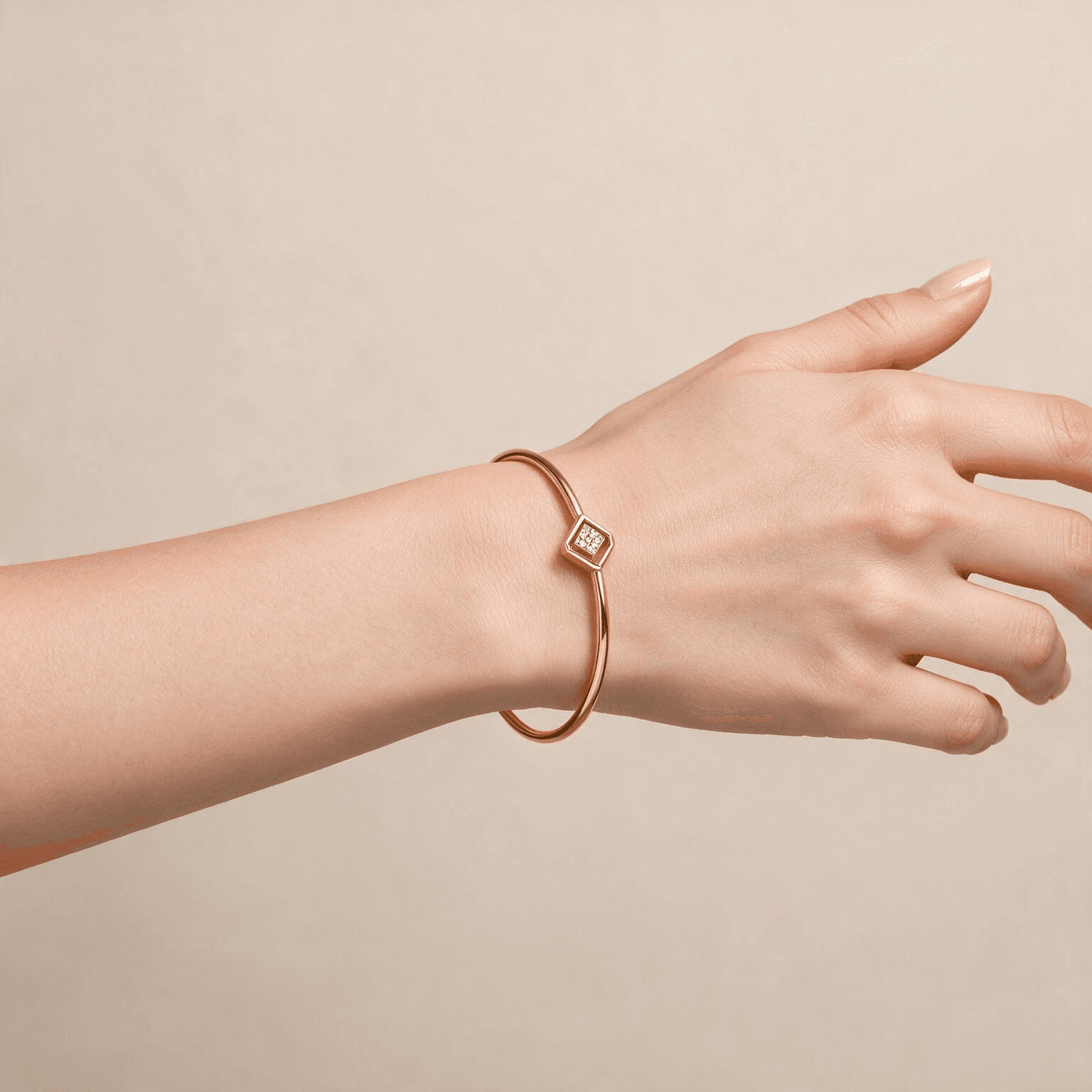 Diamond Motif Bangle , Yellow Gold , 1.2 Inch , 18 K